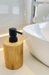 Dispenser bamboo